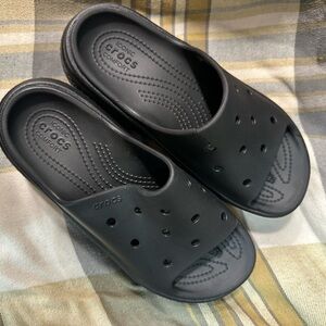 Black Women’s Platform Crocs